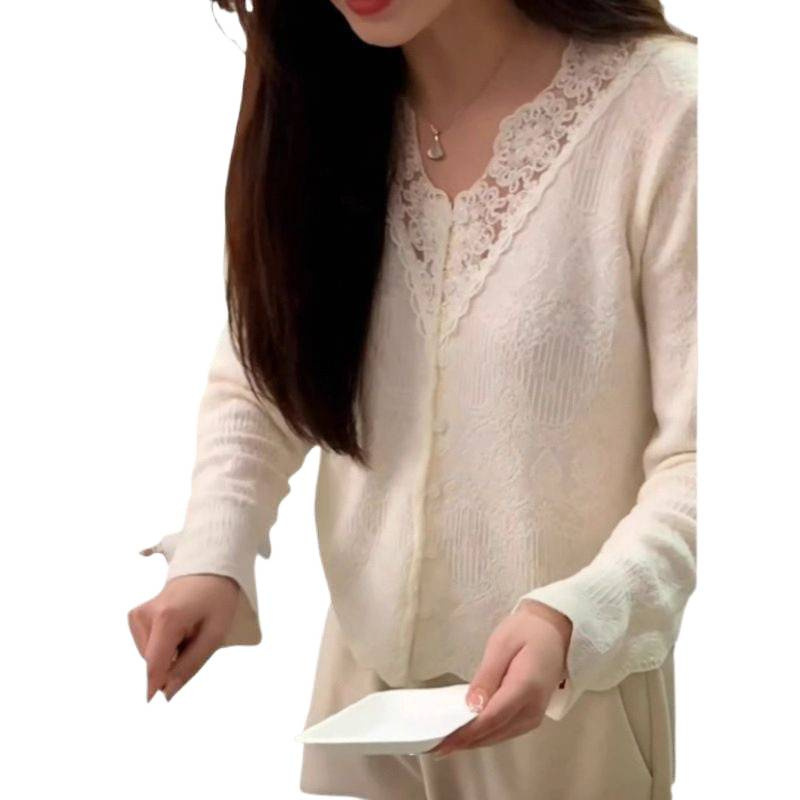 法式V领高级花边蕾丝打底衫女秋冬2025新款小香风设计感长袖上衣|undefined