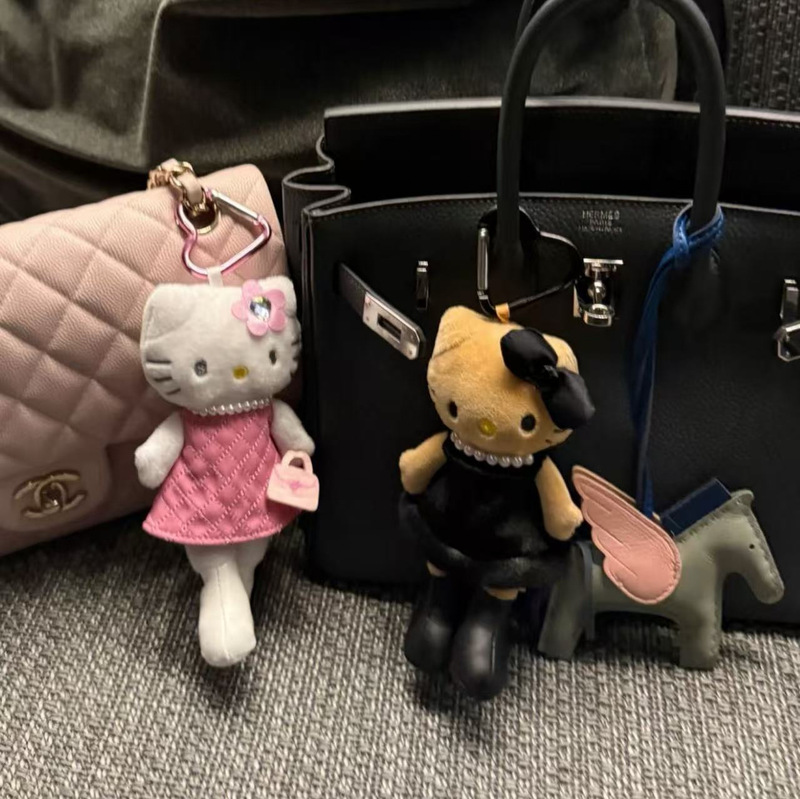 粉色小香风日系凯蒂猫kt毛绒黑皮爱心扣长腿hellokitty猫包包挂件|undefined