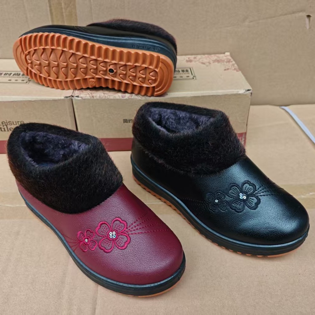 老北京棉鞋女冬季加厚绒皮革绣花牛筋底女棉鞋户外保暖老太太棉鞋