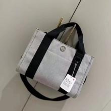 ���FLUŮʿ�pɫ�����ִ�2024������������ذ��������μ���ٴ�