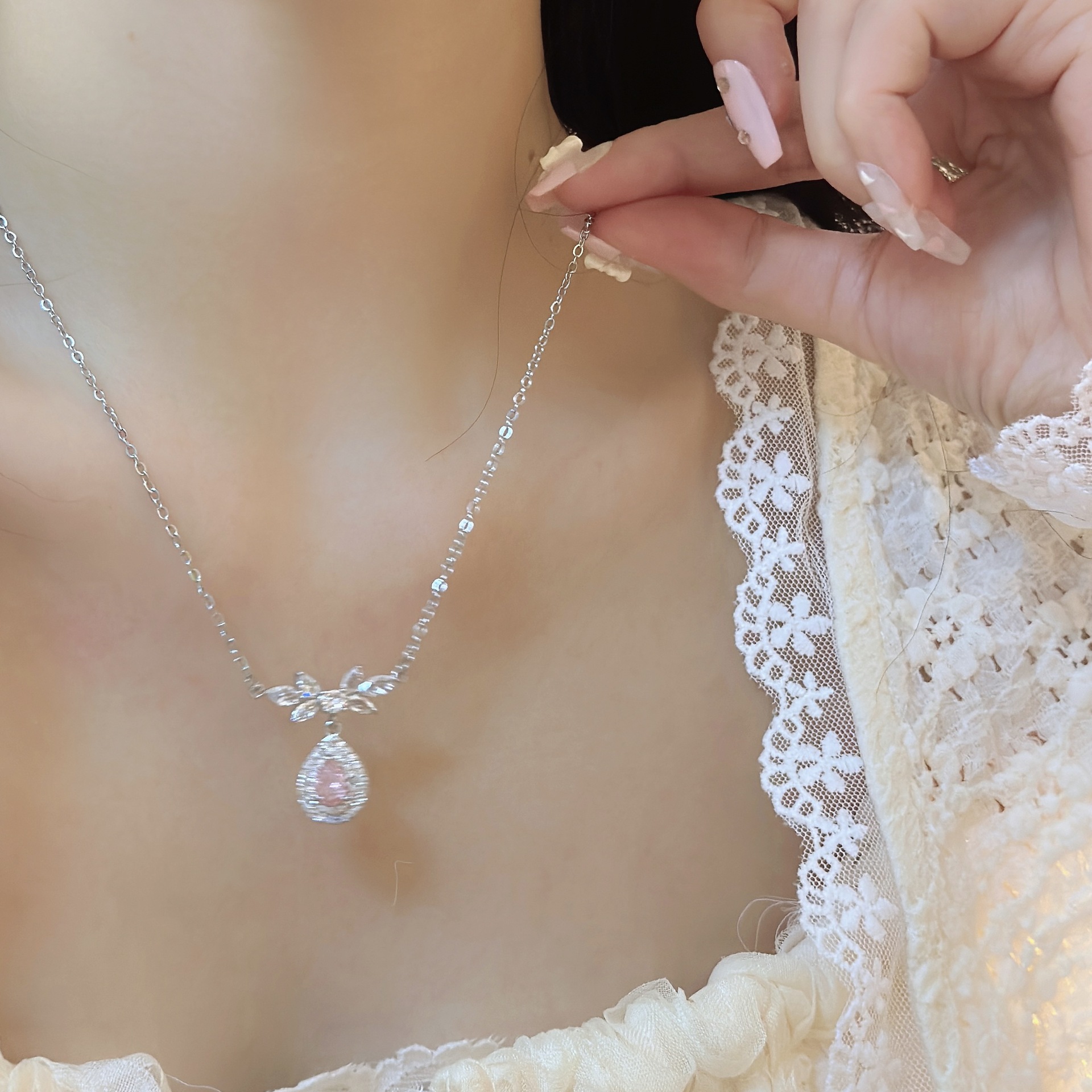 Collier pendentif papillon plaqué or avec zirconia cubique_voghion.com