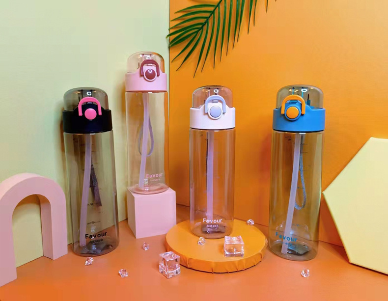 Nueva taza de plástico 580ml taza de agua del estudiante portátil paja rebote cubierta espacio taza deportes al aire libre olla logo impreso