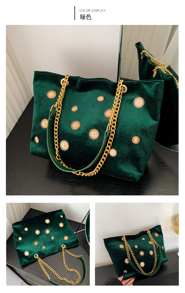 High-end and personalized hardware single-shoulder bag for women, new autumn 2024 collection, velvet chain handbag, stylish tote bag undefined