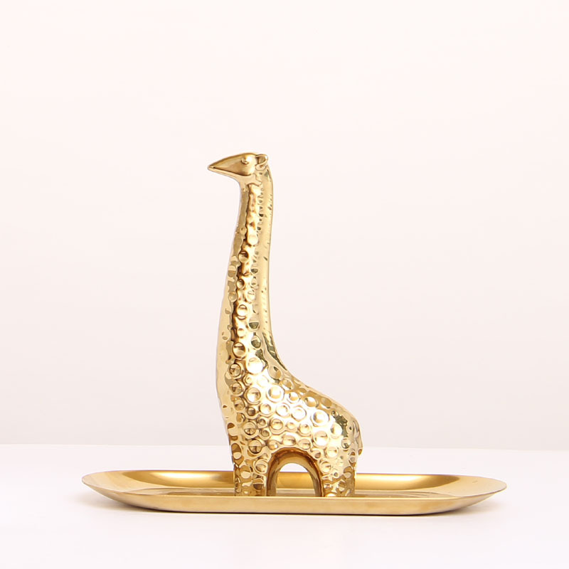Jirafa de cerámica dorada simple, pequeños adornos, sala de estar creativa, accesorios para el hogar, mueble de TV, gabinete de vino, decoraciones suaves