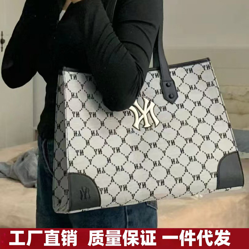 South Korea's 2026 New Mlb Tote Bag, Women's Trendy Fashion Handbag, Daily Versatile Large-Capacity Shoulder Bag