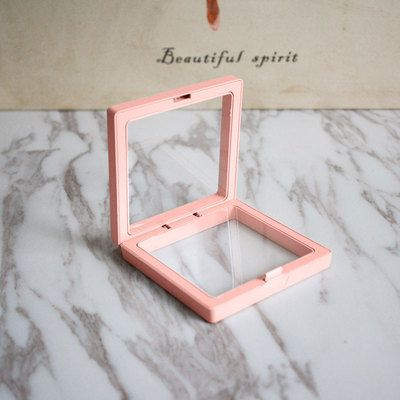 Pink (suspended box); 7*7*2cm
