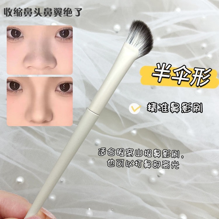 Yuncai 5 アイシャドウブラシ、チークブラシ、ノーズシャドウブラシセット、アイメイクブレンディングアイライナーブレードメイクブラシ|undefined