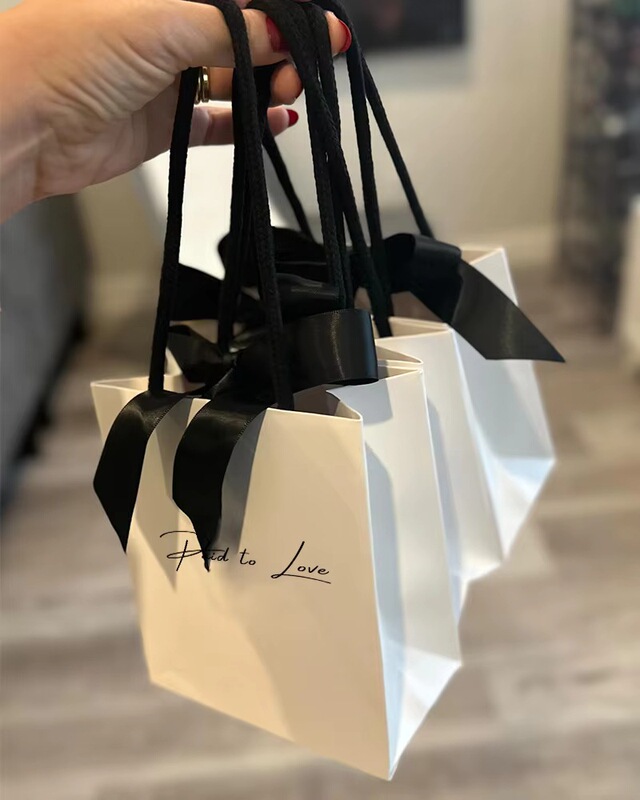 Customized Gift Bags, Handbags, Paper Bags, Kraft Paper Bags, Designer Logo Printing, Shopping Paper Bags, Luxury Packaging