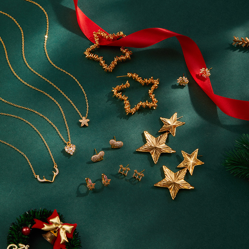 10g Weight Vacuum Plating Gold Plating Process 18K Real Gold Plated Plating Material Zircon Inlay Material Vacuum Plating 18K Real Gold Plated Pentagram Cactus Star Copper Romantic Earrings Necklace