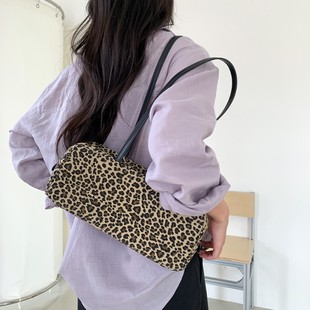 2025 Autumn and Winter New Shoulder Bag Women's Horizontal Leopard Print Underarm Bag Women's Korean Style Trendy Fashion Suede Baguette Bag