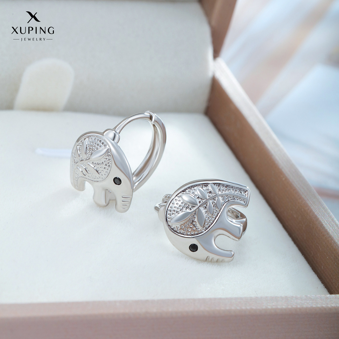 Pendientes Xuping con Forma de Elefante Pequeño y Diamantes Incrustados, Diseño Único, Pendientes Lindos, Joyería de Lujo Ligero con Elementos Animales, Venta al por Mayor