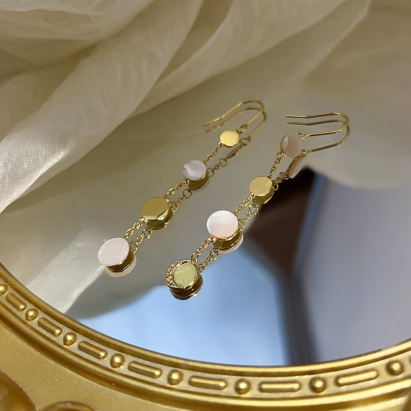 The Story of Rose Liu Yifei Huang Yimei Same Earrings Women's Big Round Face Suitable French Art Long Earrings