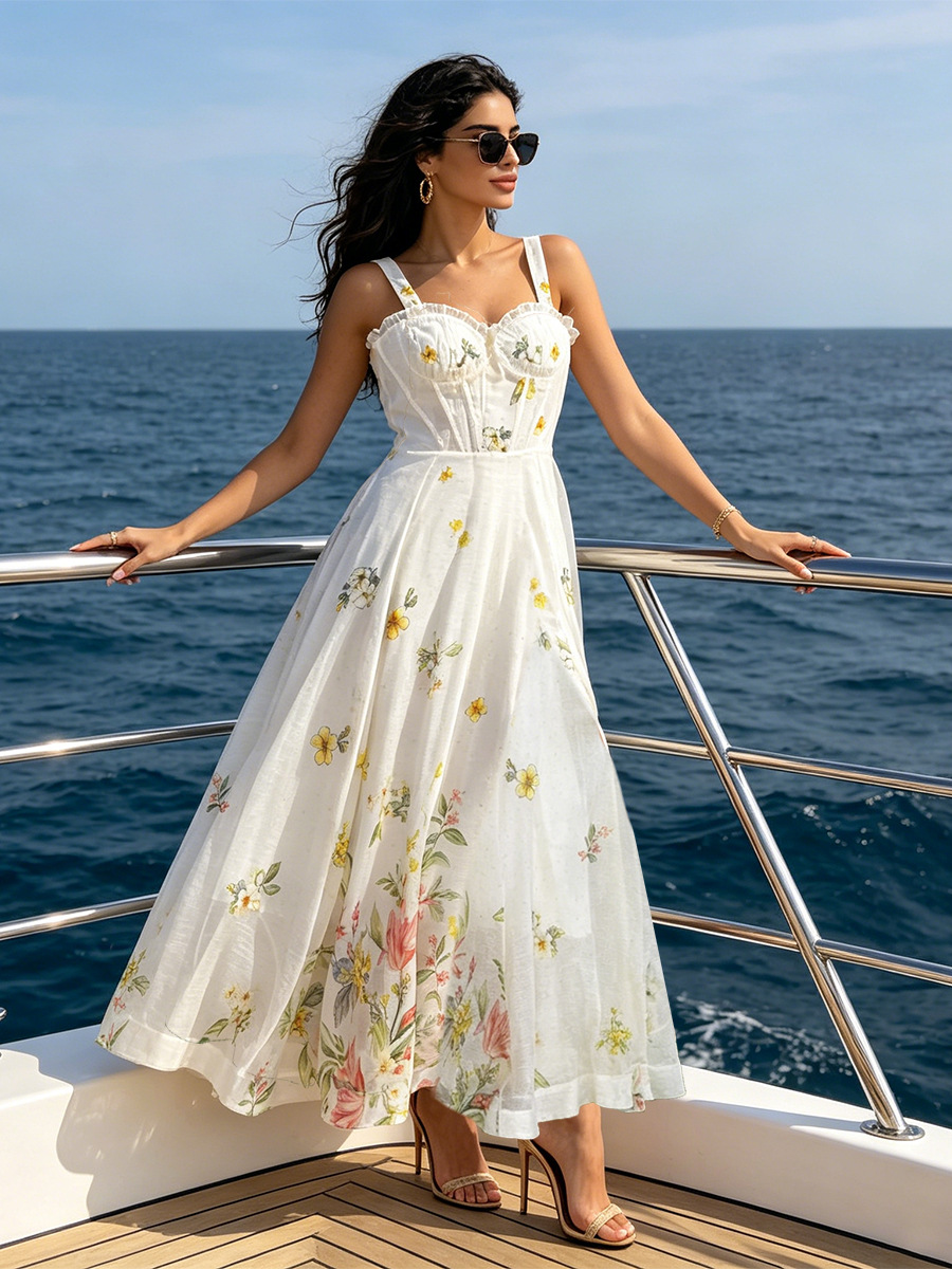 Elegant and vintage style with a European and American flair, 2026 summer new printed waist-cinching slimming fashion vacation slip dress for women