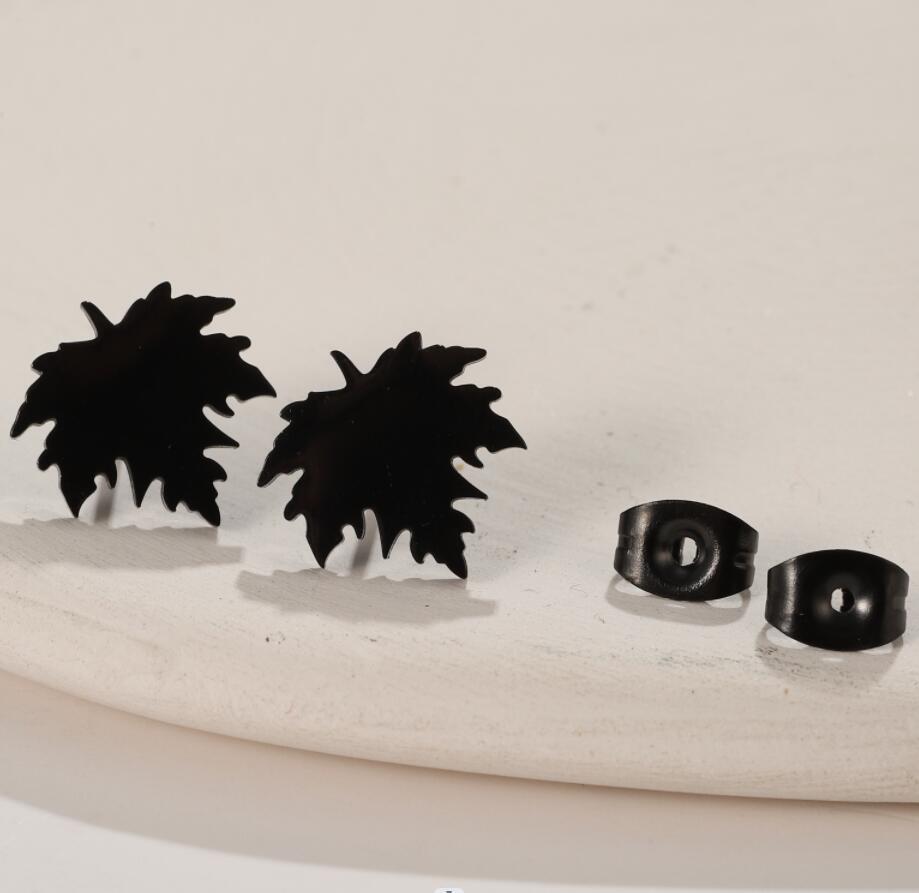 Daily Occasion 304 Stainless Steel Material PVD Coated 18K Gold Real Gold Plated Maple Leaf 304 Stainless Steel Simple Style Commute Waterproof Non Tarnish Ear Studs