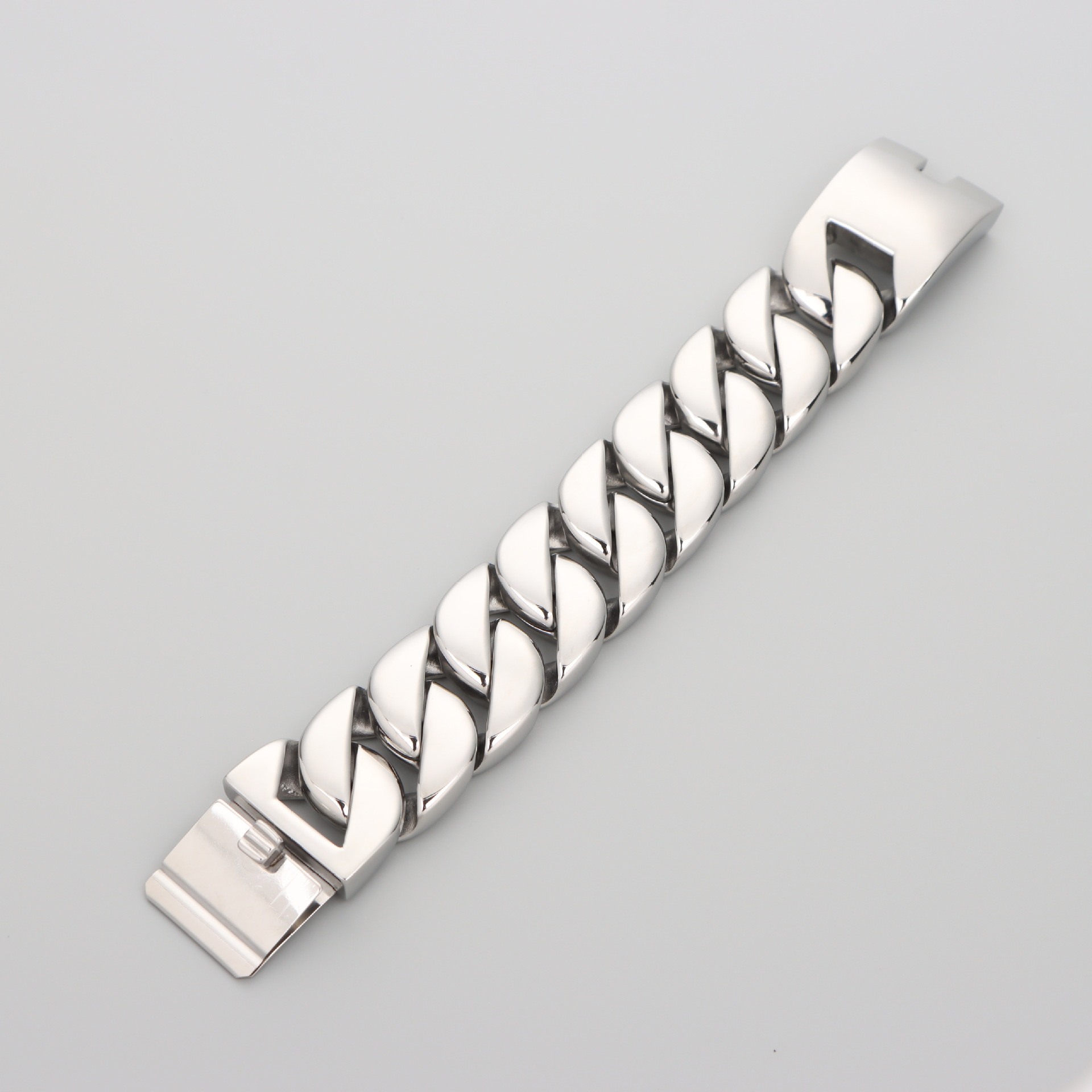 European and American Popular Cuban Chain Hot Selling Men's Bracelet 316L Titanium Steel Punk Style 32mm Wide Bracelet