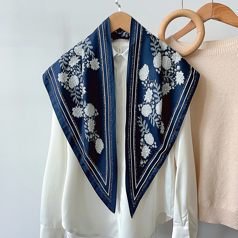 2025 nuevo estilo verano todo-fósforo cintura a juego camisa traje de mezclilla chal seda de sarga toalla triangular de moda fresca