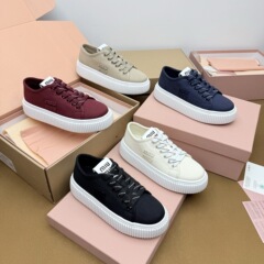 フランス式のショーのタイプの厚い底は高くなります。
