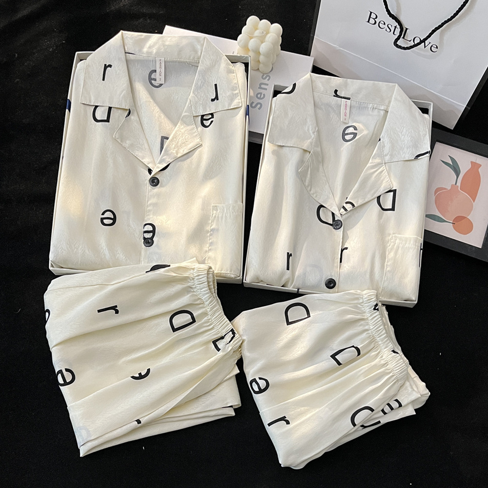 Estilo francés de alta calidad cartas par pijamas de primavera y otoño de seda de hielo de manga larga más tamaño real de seda hombres y mujeres traje de invierno