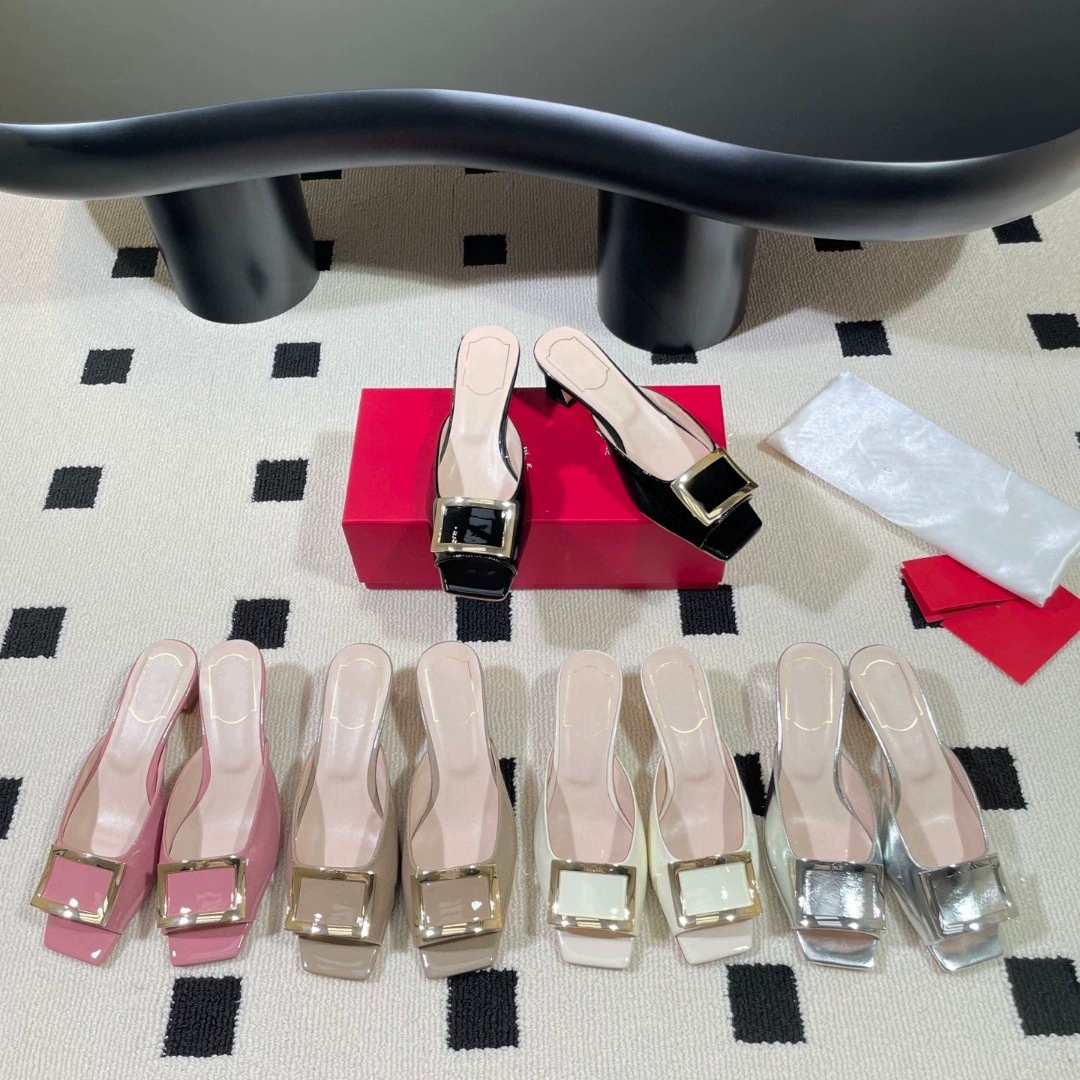 Высококачественные женские тапочки из натуральной кожи с металлической пряжкой и квадратным носком, летние универсальные сандалии на шпильке из лакированной кожи с открытым носком, сандалии на высоком каблуке