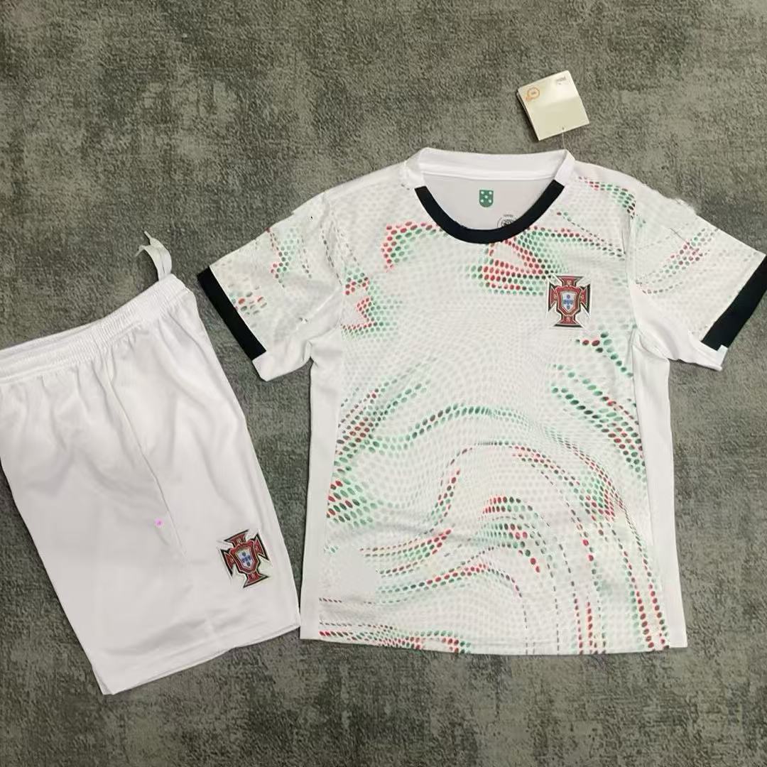 2425 Traje de visitante de Portugal
