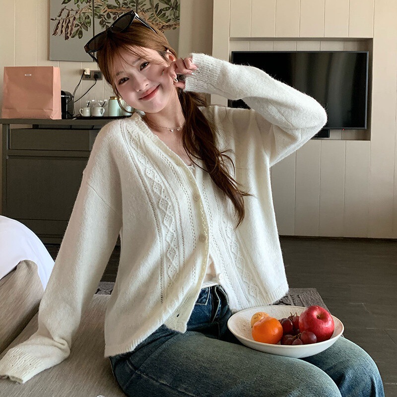 Korean-Style Gentle Lace Hollow-Out Crochet Knit Cardigan for Women, Spring Loose-Fitting Lazy Thin Sweater Coat Top Korean-Style Gentle Lace Hollow-Out Crochet Knit Cardigan for Women, Spring Loose-Fitting Lazy Thin Sweater Coat Top