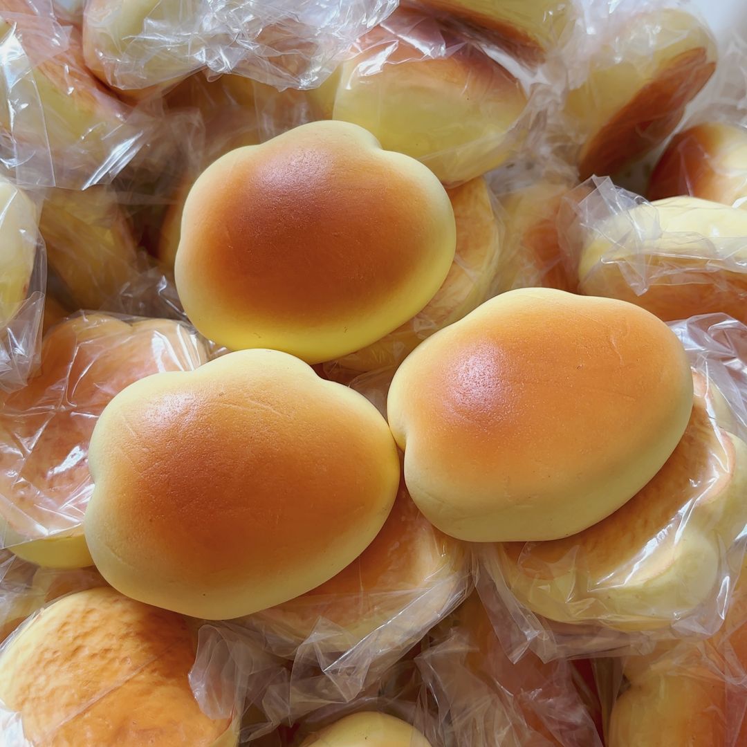 천천히 리바운드되는 젖은 부드러운 구름 1개