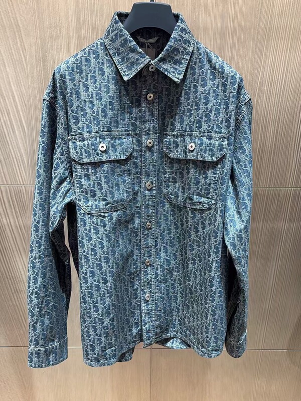 Cross-border exclusive: 2026 new style, classic patterned denim shirt for men, loose fit, versatile long-sleeved outerwear, European and American style shirt jacket Cross-border exclusive: 2026 new style, classic patterned denim shirt for men, loose fit, versatile long-sleeved outerwear, European and American style shirt jacket