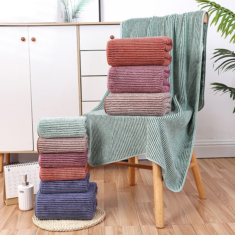 Solid Color Simple Coral Fleece Towel, Thickened and Enlarged, Highly Absorbent, Dark Striped Bath Towel, Quick-Drying Beach Towel, Cross-Border