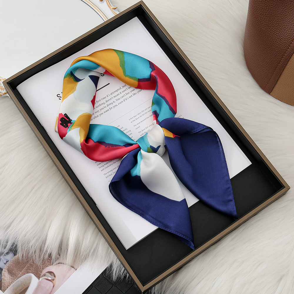 Transfronterizo nueva seda cuadrada impresión de moda 70 bufandas de seda decoración profesional floral bufandas damas al por mayor