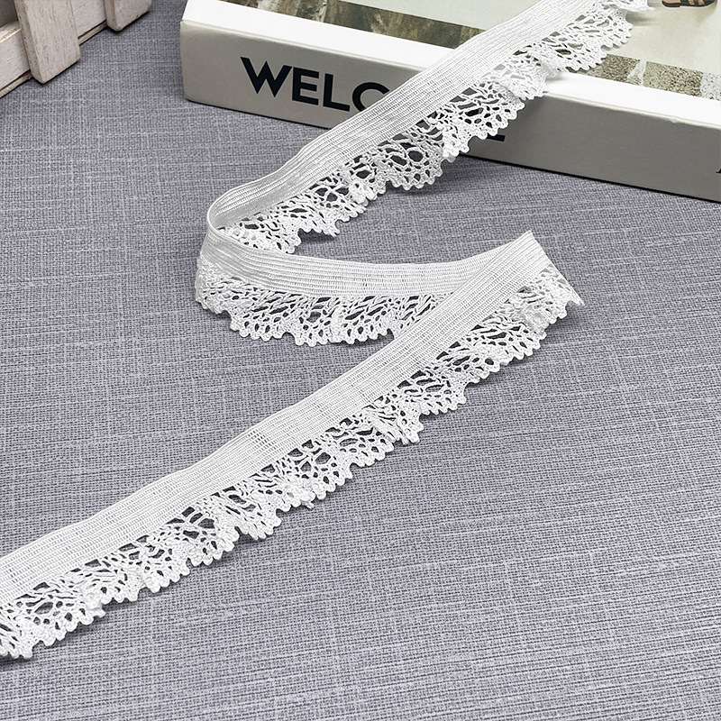 �ֻ��������ڻ����οո��� �·�ȹ��ƴ���е���˿���߰�ɫ���