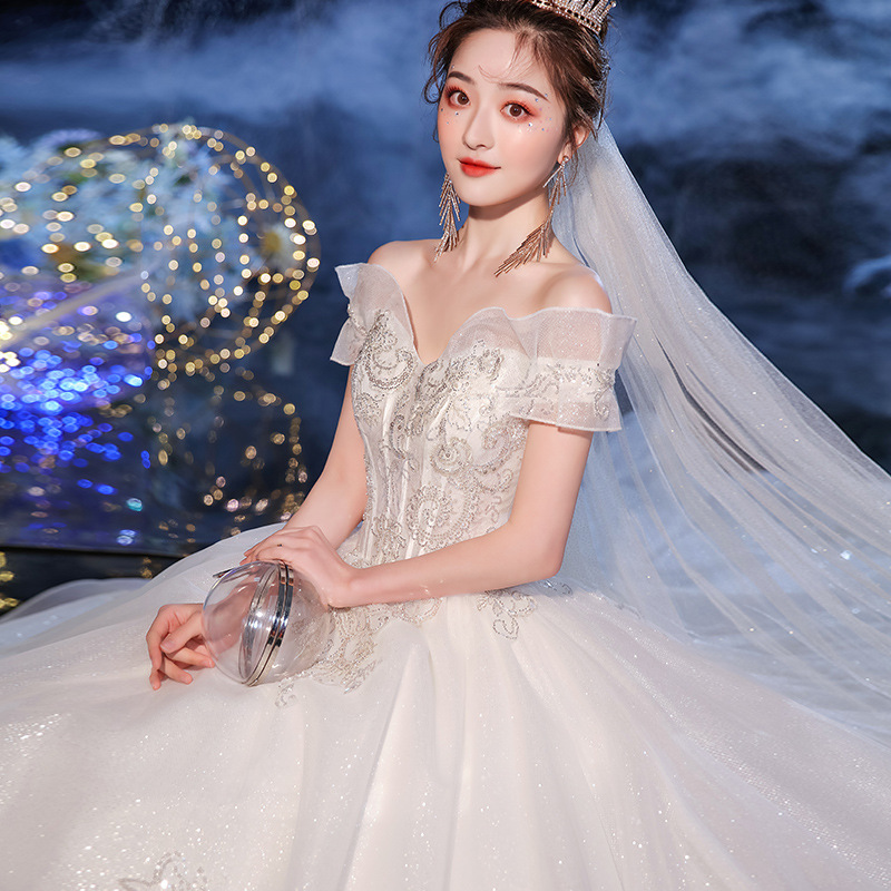 Vestido de novia fuera del hombro 2024 Nueva novia elegante simple estilo de princesa elegante adelgazar ligero pequeño image 6