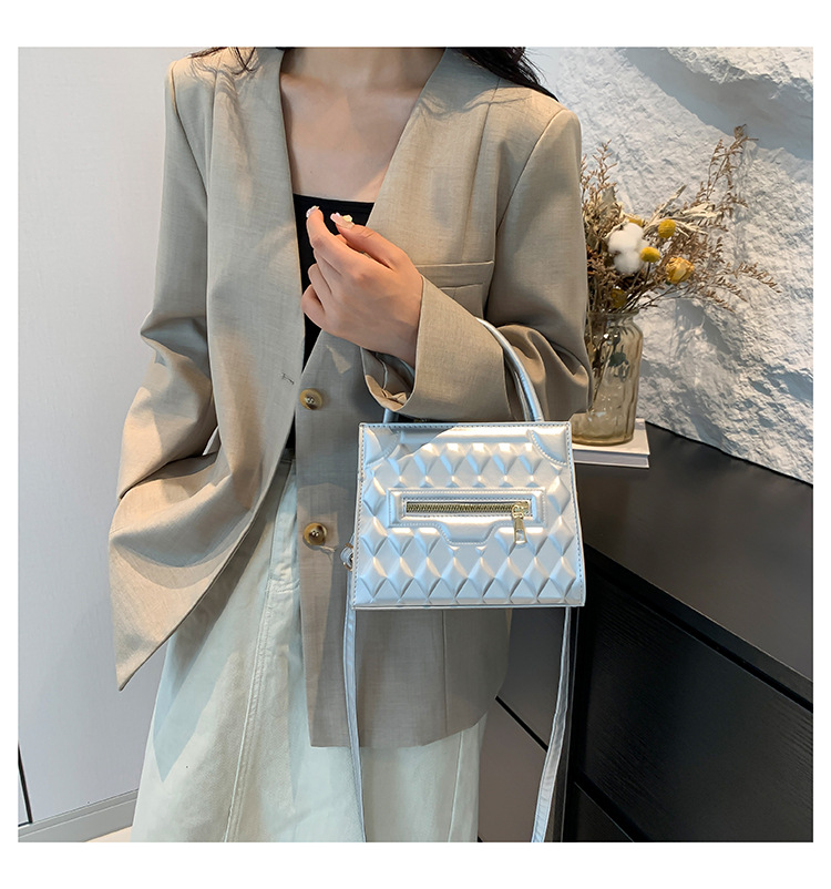 Simplified diamond grid embossed women's handbag 2024 new solid color Korean version stylish single shoulder crossbody_voghion.com