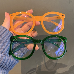 Stylish men's anti-blue light radiation glasses for nearsighted students—Instagram-worthy, sleek design, perfect for wearing without makeup, and professionally crafted for clear vision.