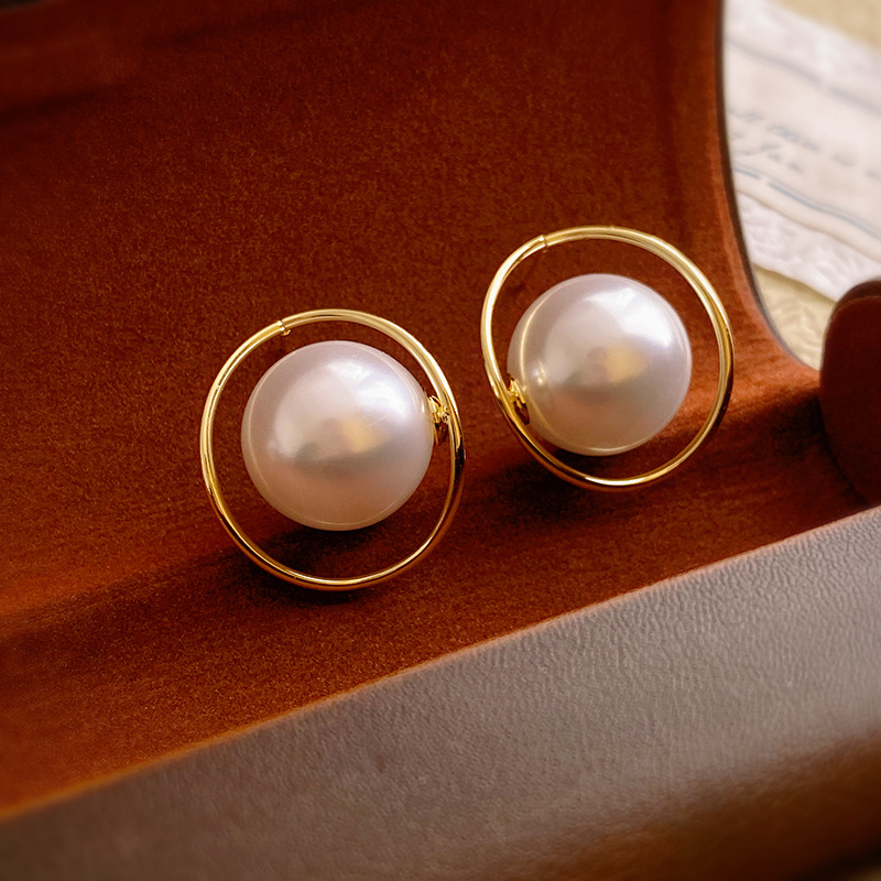 Elegant Irregular Pearl Stud Earrings Gold Plated Silver Needle_voghion.com