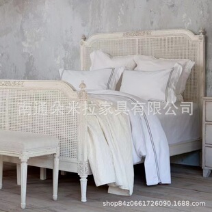 Французская ретро -сельское стиль главная спальня с твердой деревянной лозой -Двойная кровать Американская деревня -это старая модная свадьба