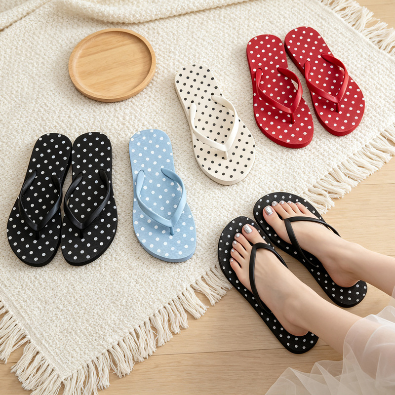 Korean-style small polka dot women's flip-flops, flat and lightweight, suitable for home and outdoor wear, beach sandals, available for supply Korean-style small polka dot women's flip-flops, flat and lightweight, suitable for home and outdoor wear, beach sandals, available for supply