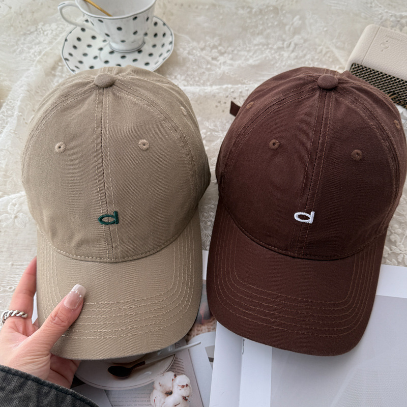 Corea del Sur letras pequeñas bordadas sombrero de béisbol blando para mujeres 2025 nuevo sombrero de bisel amplio delgado sombrero de sombra