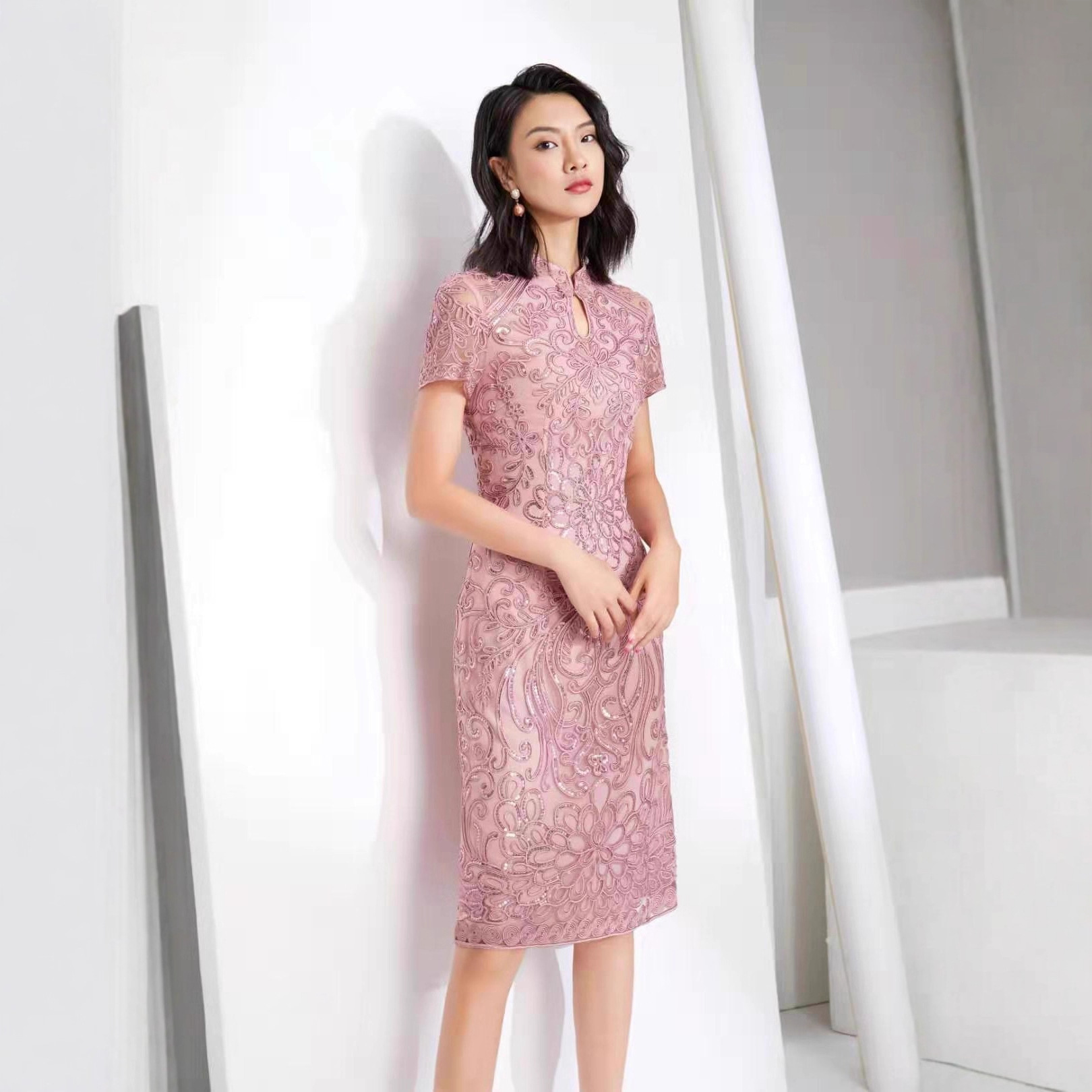 Elegant Heavy-Duty Floral Cheongsam Fishtail Dress with Beaded Mesh Slimming Retro Buckle Slit Banquet Dress