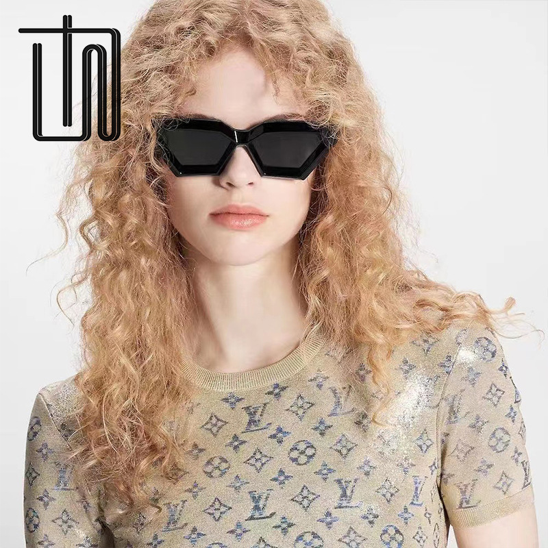 new pattern Europe and America thickening Box Visor mirrors 4079 personality Trend Sunglasses Sunscreen sunlight glasses Cross border wholesale