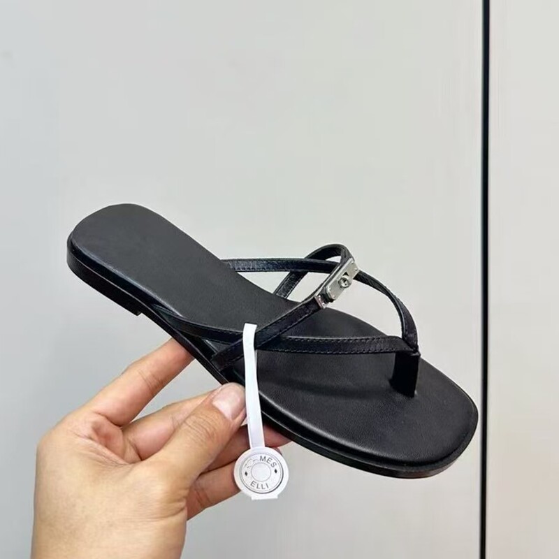 2026 Summer New Style Genuine Leather Metal Buckle Flip-Flops for Women to Wear Casually on the Beach and on Vacation