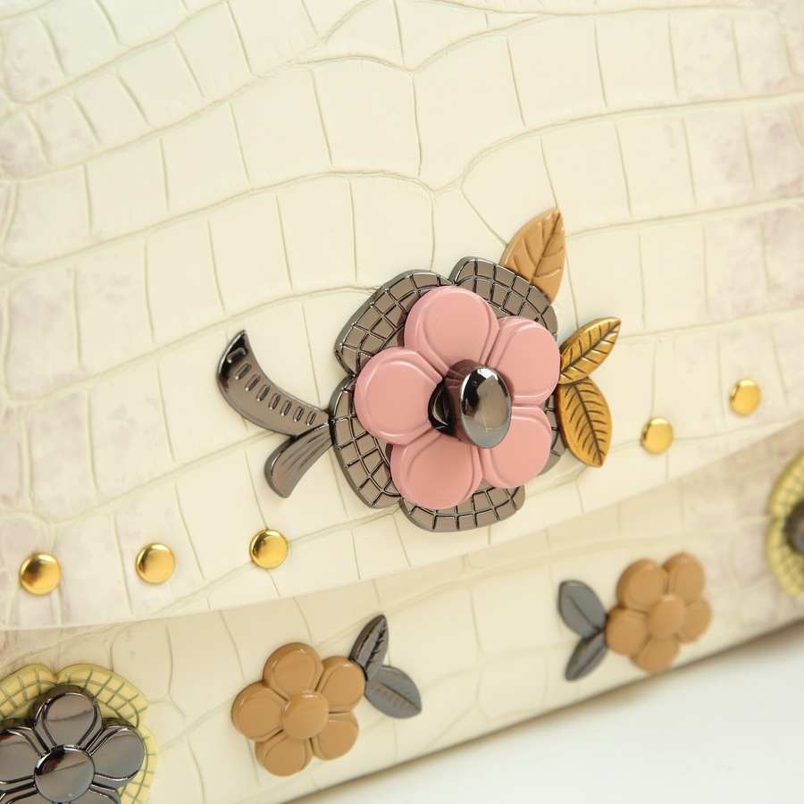 High-end Small Square Handbag With Lace Trim And Lock Clasp_voghion.com