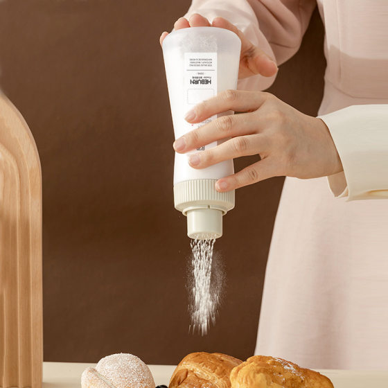 Food Grade Barbecue Powder Sprinkling Bottle Kitchen Household Japanese-style Barbecue Pepper Powder Sprinkling Tank seasoning bottle Squeeze bottle