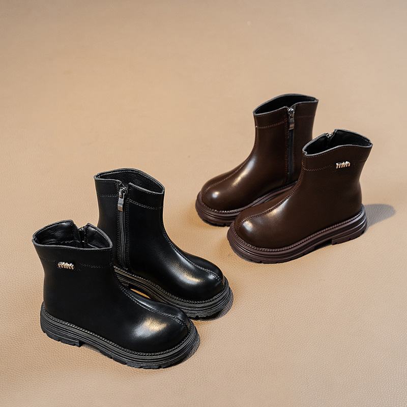 Girls' stylish metal letter diagram solid color medium top small leather boots, new men's and women's side zipper casual_voghion.com