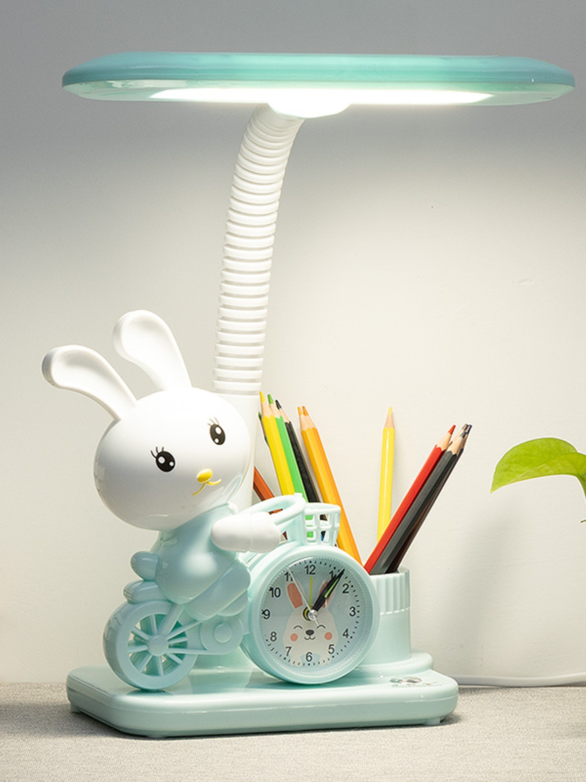 Fabrica directa de lámparas de escritorio para niños, escritorio enchufable, aprendizaje visual, dormitorio multifuncional para niñas