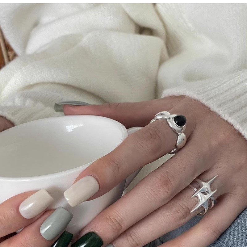 Minimalist Open Star Ring For Women Black Designer Ring Elegant_voghion.com