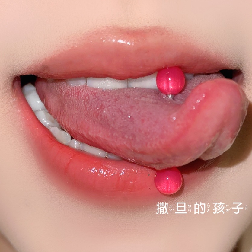 Pointed titanium steel lip stud product view