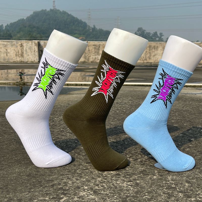 Trendy ins socks men's and women's stockings Japanese style personalized hip hop street mid-calf college style sports European and American skateboard socks