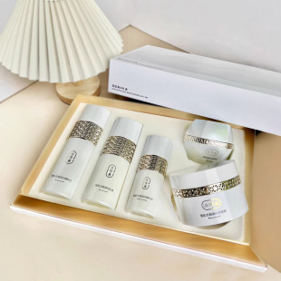 Ƭ�����ѩ���oϾ���׾���ˬ�wˮ�����׵��߱����������Aˮ��Ʒ