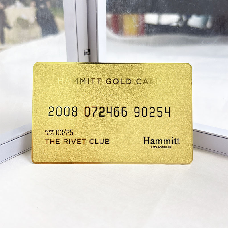 提蟹VIP卡电镀金卡磨砂底纹丝印LOGO文字镂空花边磁条存储数据
