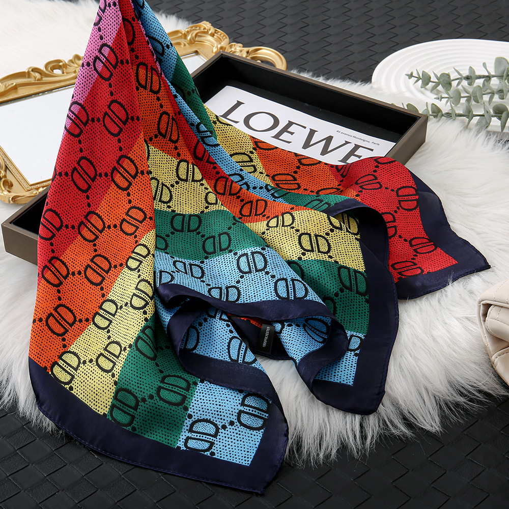 Corea del Sur marca impresa de contraste 70 bufandas de seda de imitación bufandas de moda arco iris bufandas de satén protector solar mayorista